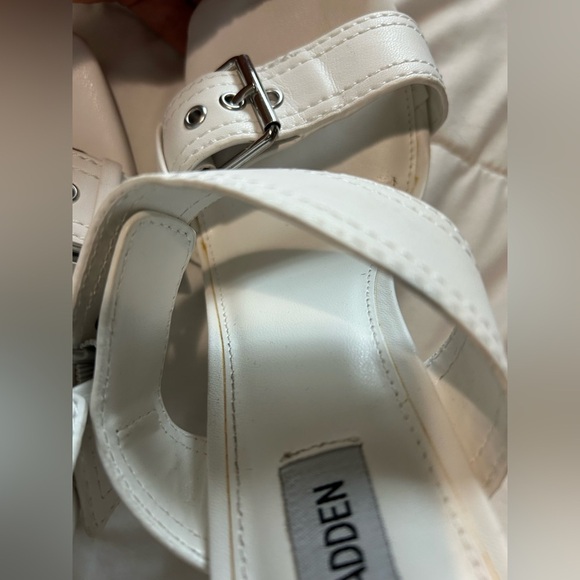 Steve Madden Womens Joyous Silver white Faux Leather Heels 8.5 - Picture 7 of 9